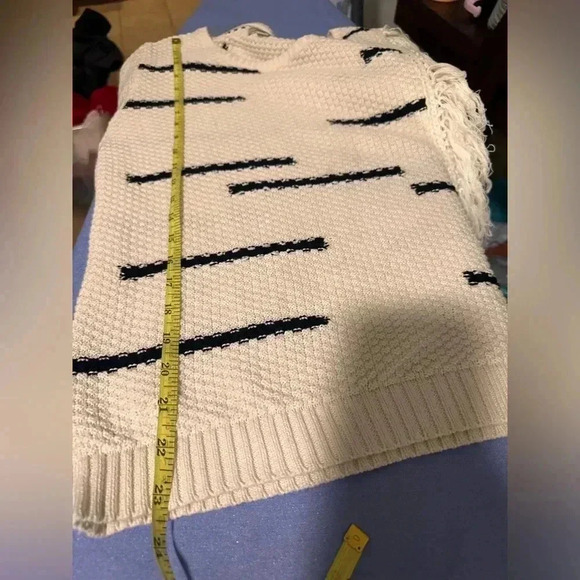 Lucky Brand Cream and Black Crew & Scoop Necks Sweater - Picture 4 of 6